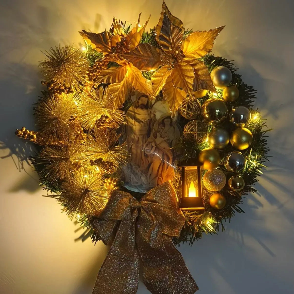 Red & Gold Christmas Wreath – 30–45cm Garland for Front Door, Window & Wall Décor (2025 Edition)