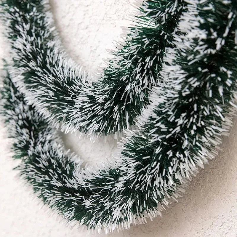 2–60M Green Christmas Tinsel Garland – Weather-Resistant Ribbon with Optional Pinecones, Berries & Lights for Indoor/Outdoor Holiday Décor (2025 Edition)